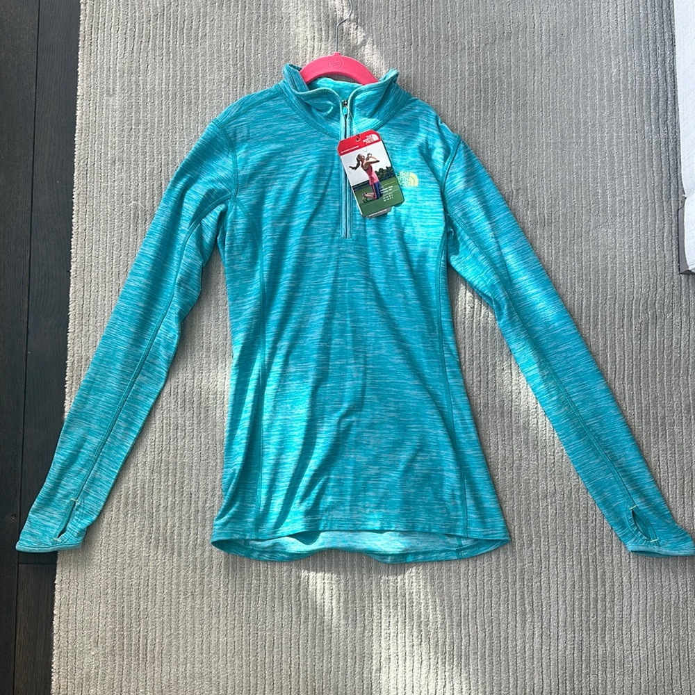 Athletic North Face NEVER WORN long sleeve